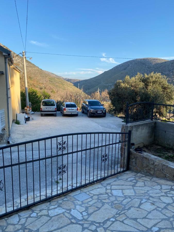 Authentique Maison Dalmate En Vieille Pierre Proche De Split, De La Et De La Montagne Villa *