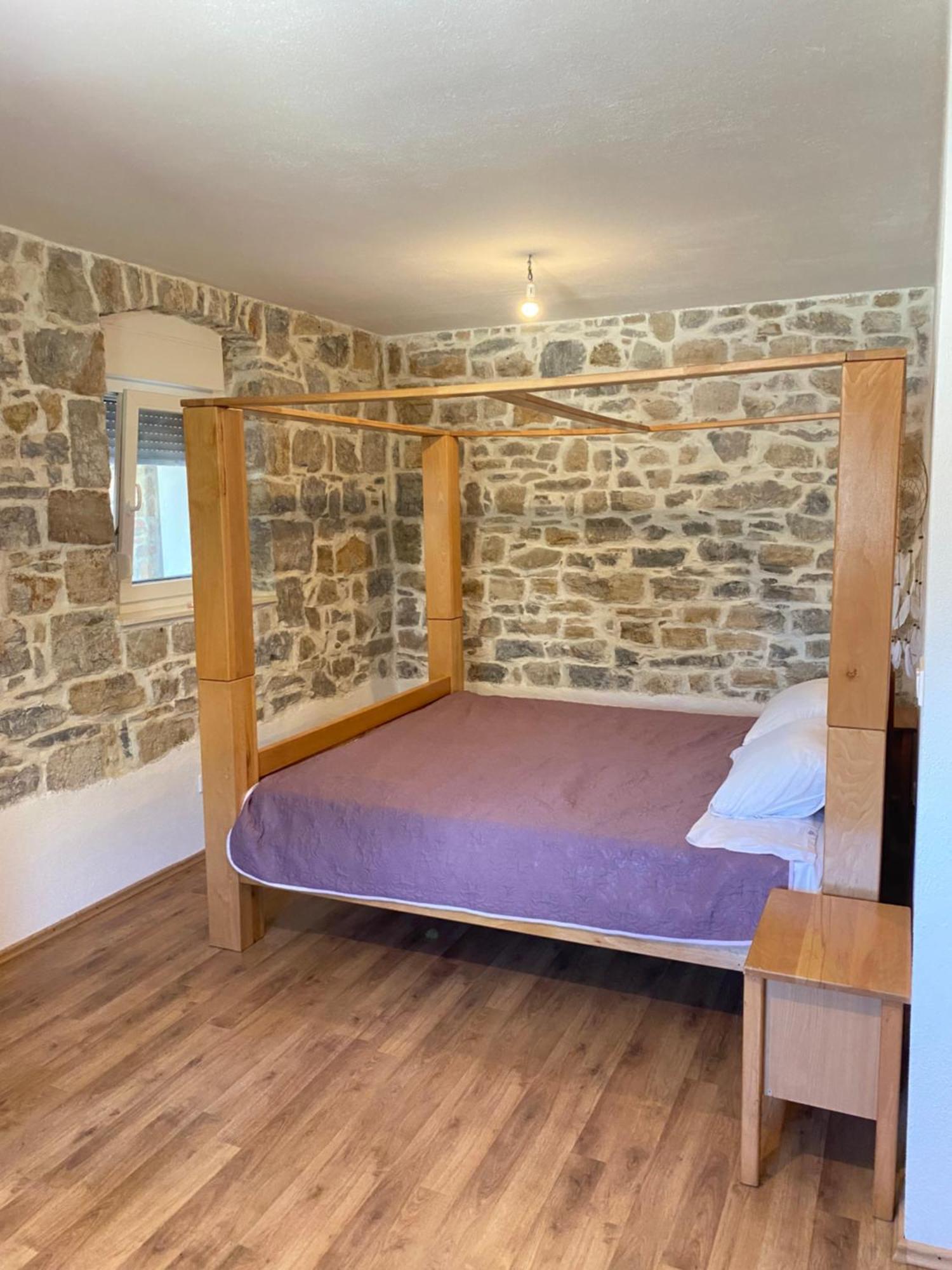 Authentique Maison Dalmate En Vieille Pierre Proche De Split, De La Et De La Montagne * Žrnovnica